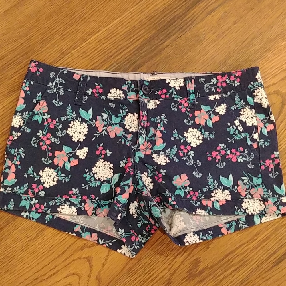 148 floral short shorts